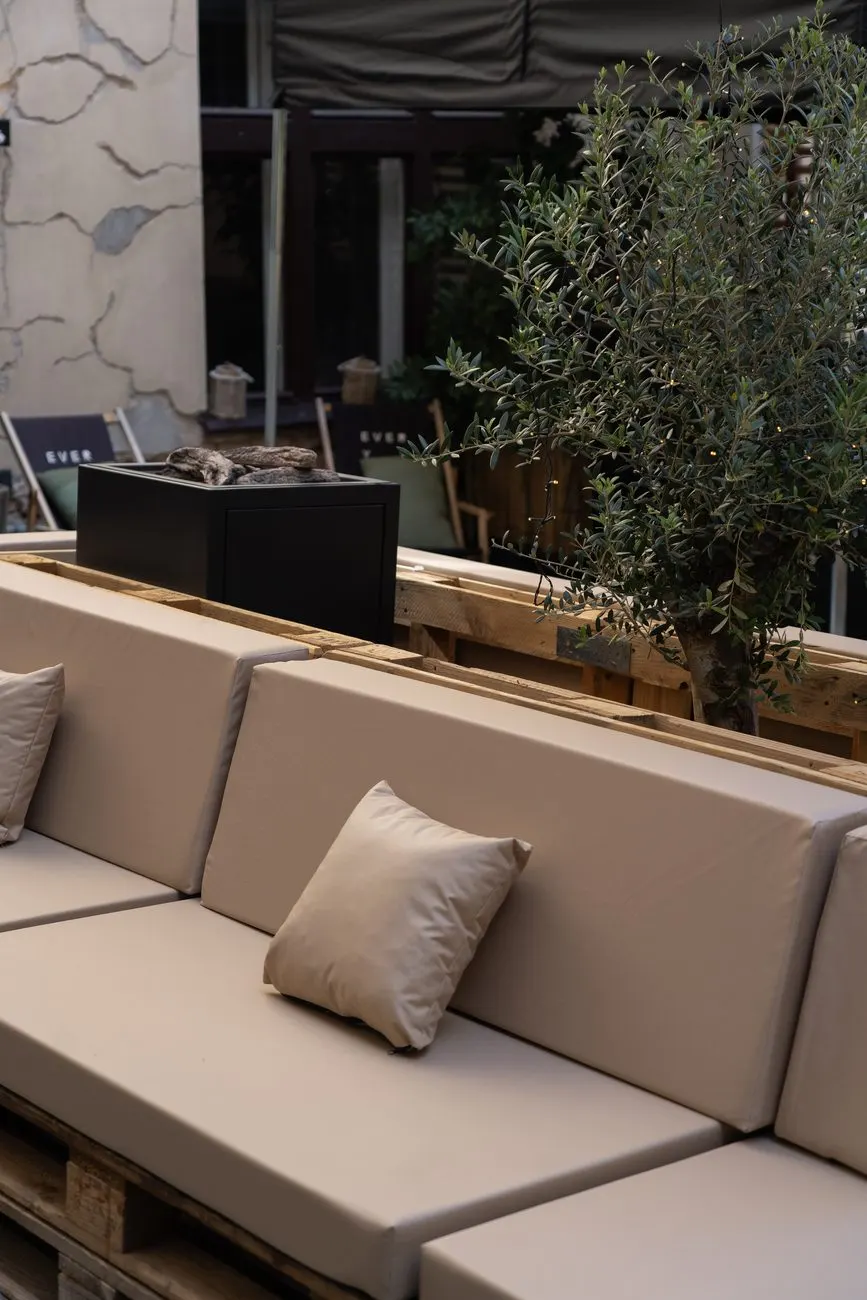 Venkovní lounge sezení Everything Pardubice