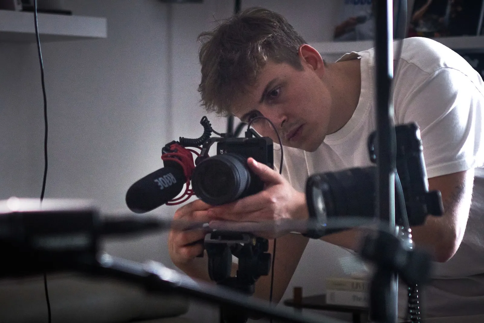 Vlastimil Mach s kamerou při natáčení videa na volné noze