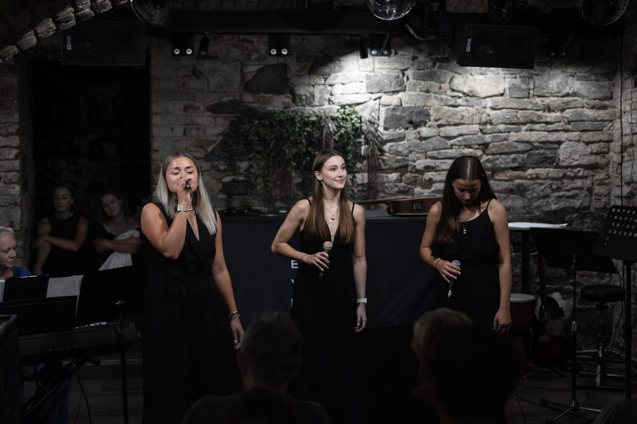 Večerní atmosféra akce v Everything Pardubice